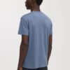 Den lätta T-shirten