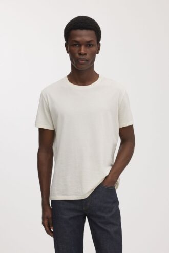Den lätta T-shirten