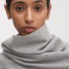 Den överdimensionerade kashmirullssjalen Den överdimensionerade kashmirullssjalen