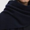 Den överdimensionerade kashmirullssjalen Den överdimensionerade kashmirullssjalen
