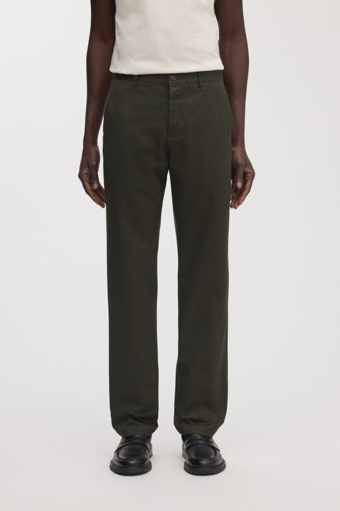The Loose Twill Chino The Loose Twill Chino