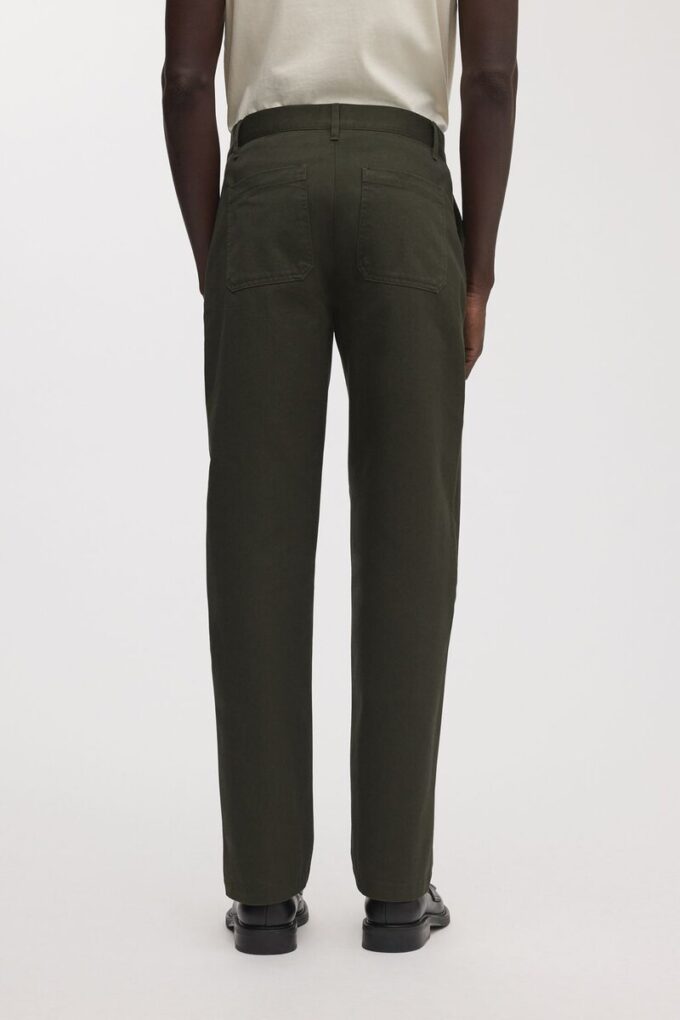 The Loose Twill Chino The Loose Twill Chino