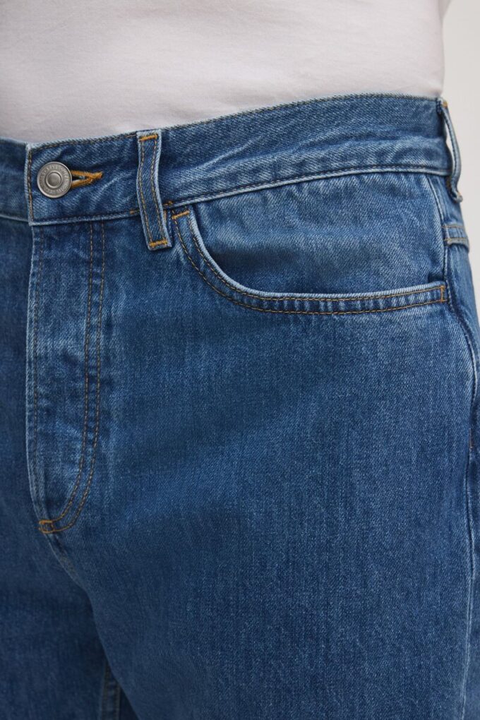 The Regular Jeans The Regular Jeans